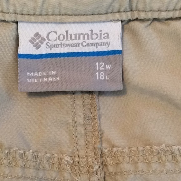 𝅺Columbia Short Hiking Pants, Size 12, Light Tan. - Picture 3 of 5